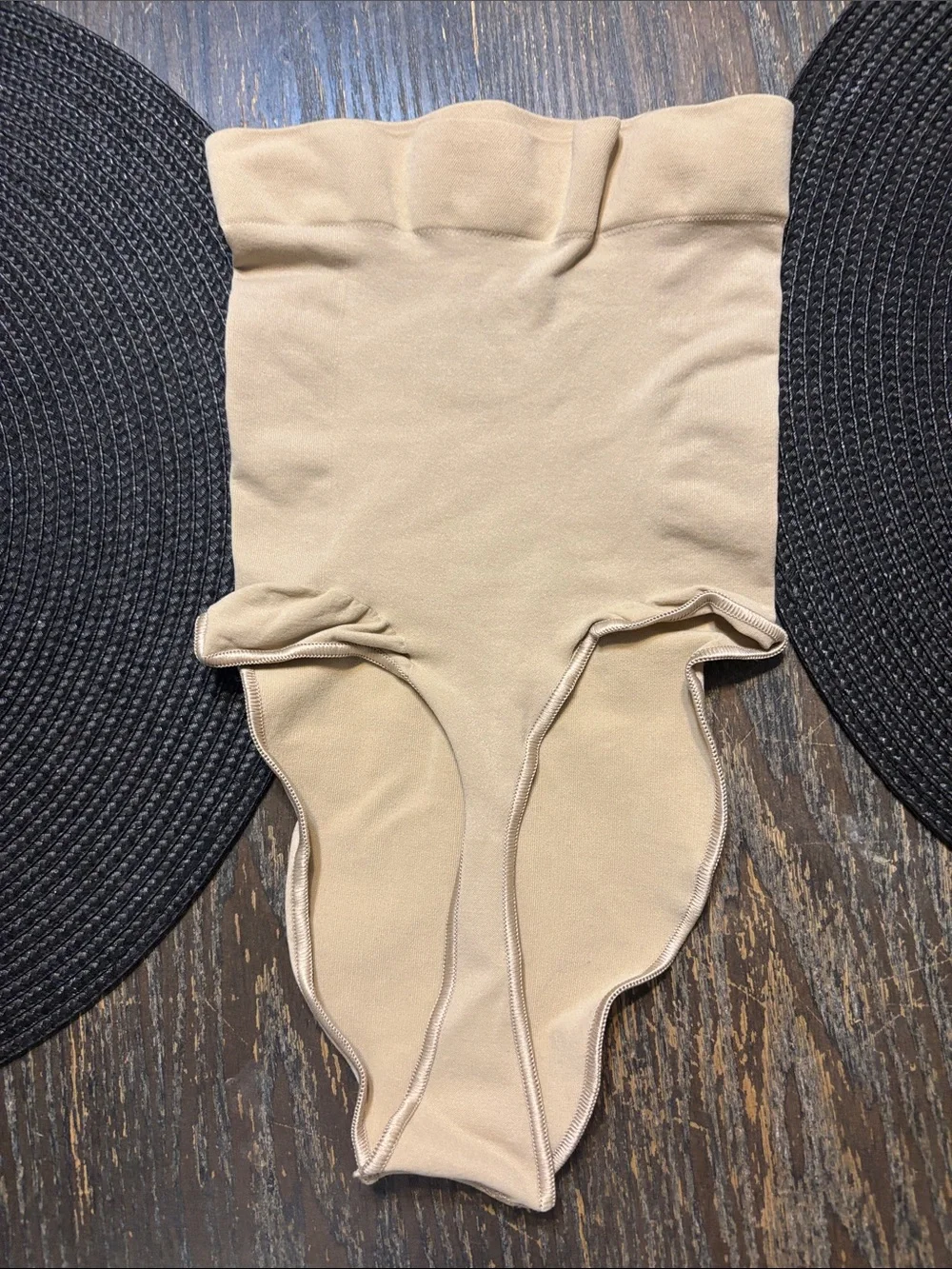 SKIMS Mica XS seamless sculpt high waisted thong (smokers)